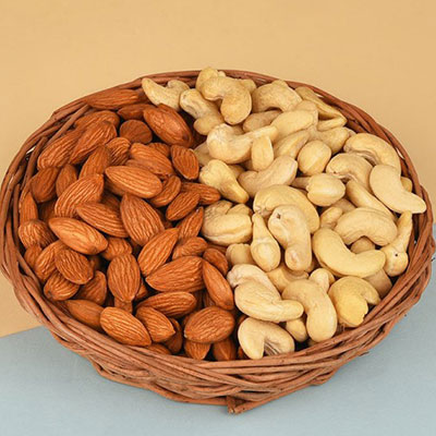 Basket of 1/2 Kg mixed dry fruits